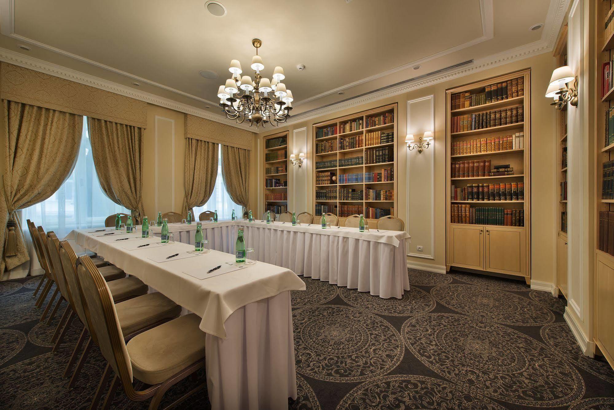 Wilson Palace By Loft Bratislava Buitenkant foto