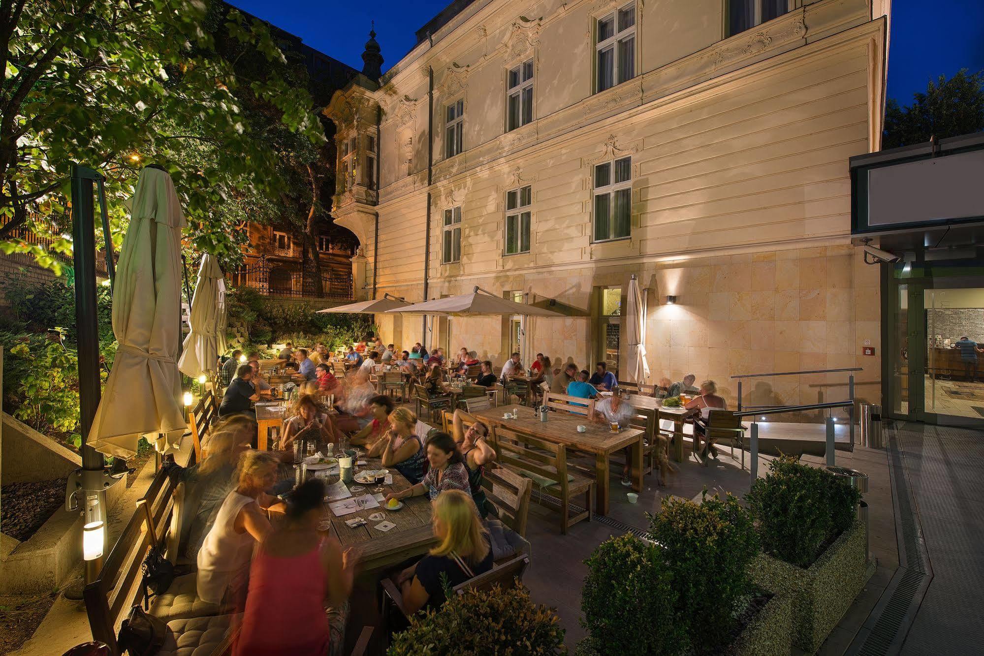 Wilson Palace By Loft Bratislava Buitenkant foto