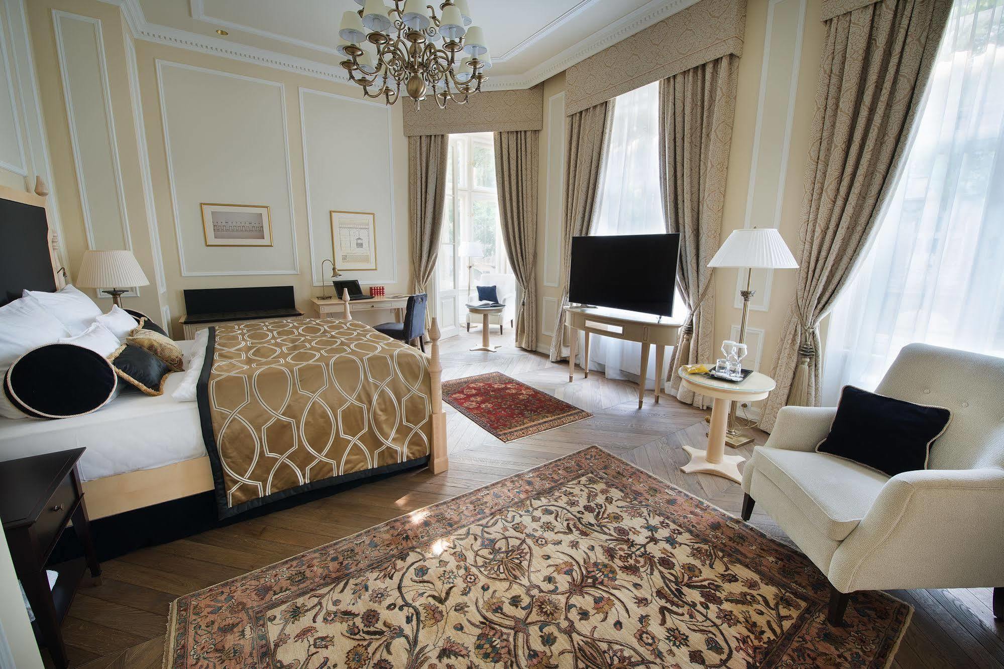 Wilson Palace By Loft Bratislava Buitenkant foto