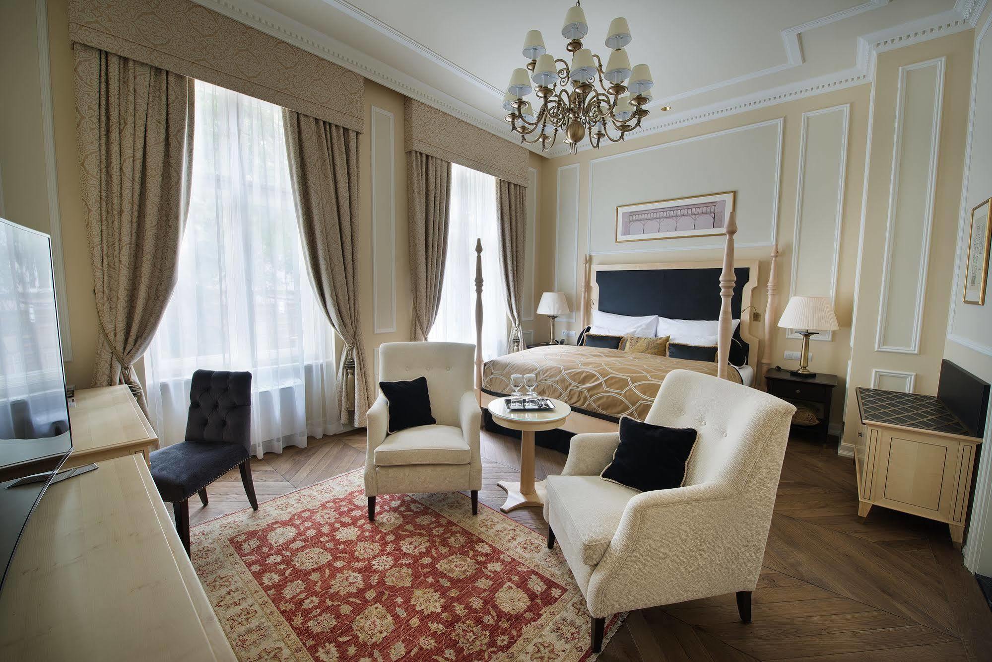 Wilson Palace By Loft Bratislava Buitenkant foto