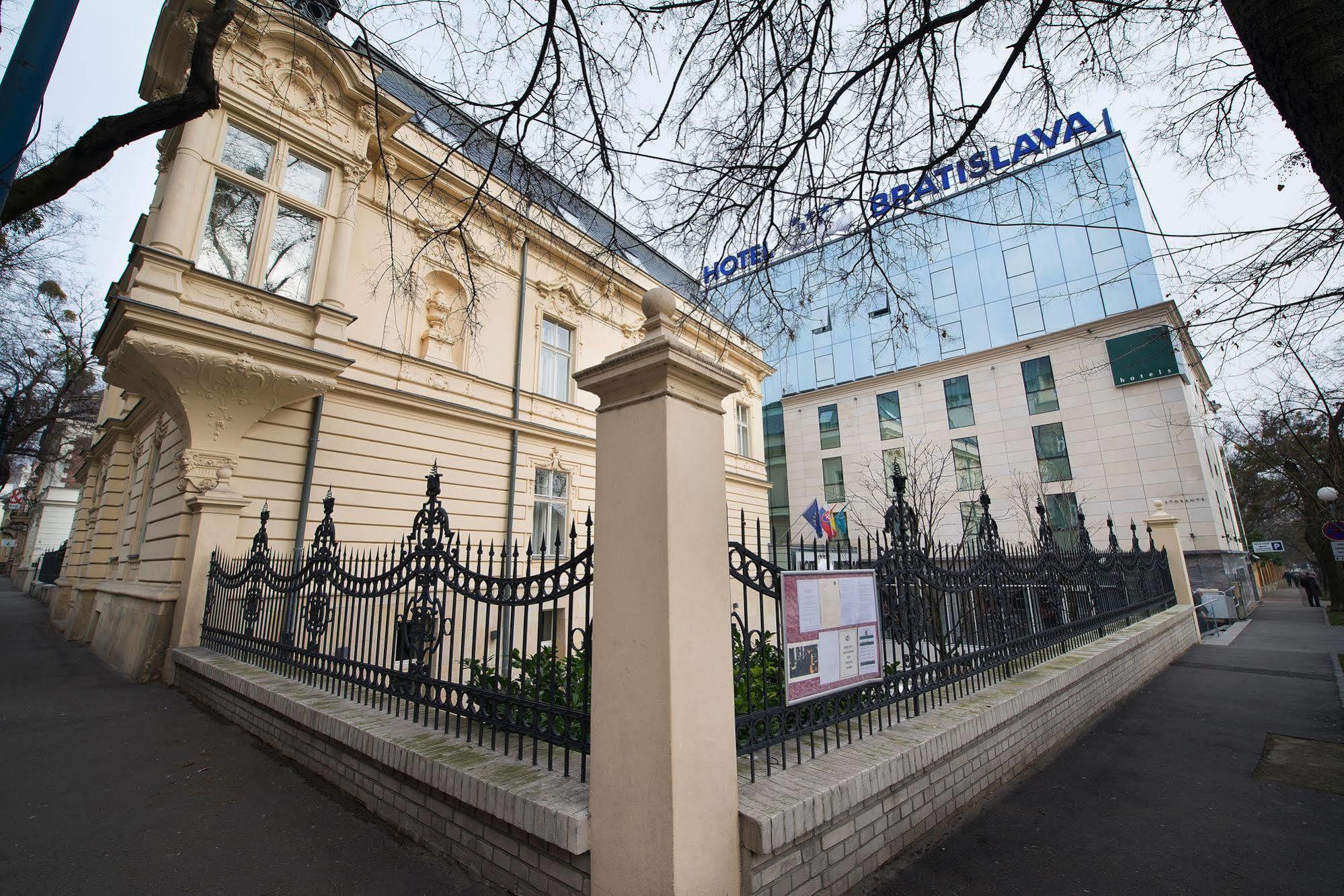 Wilson Palace By Loft Bratislava Buitenkant foto