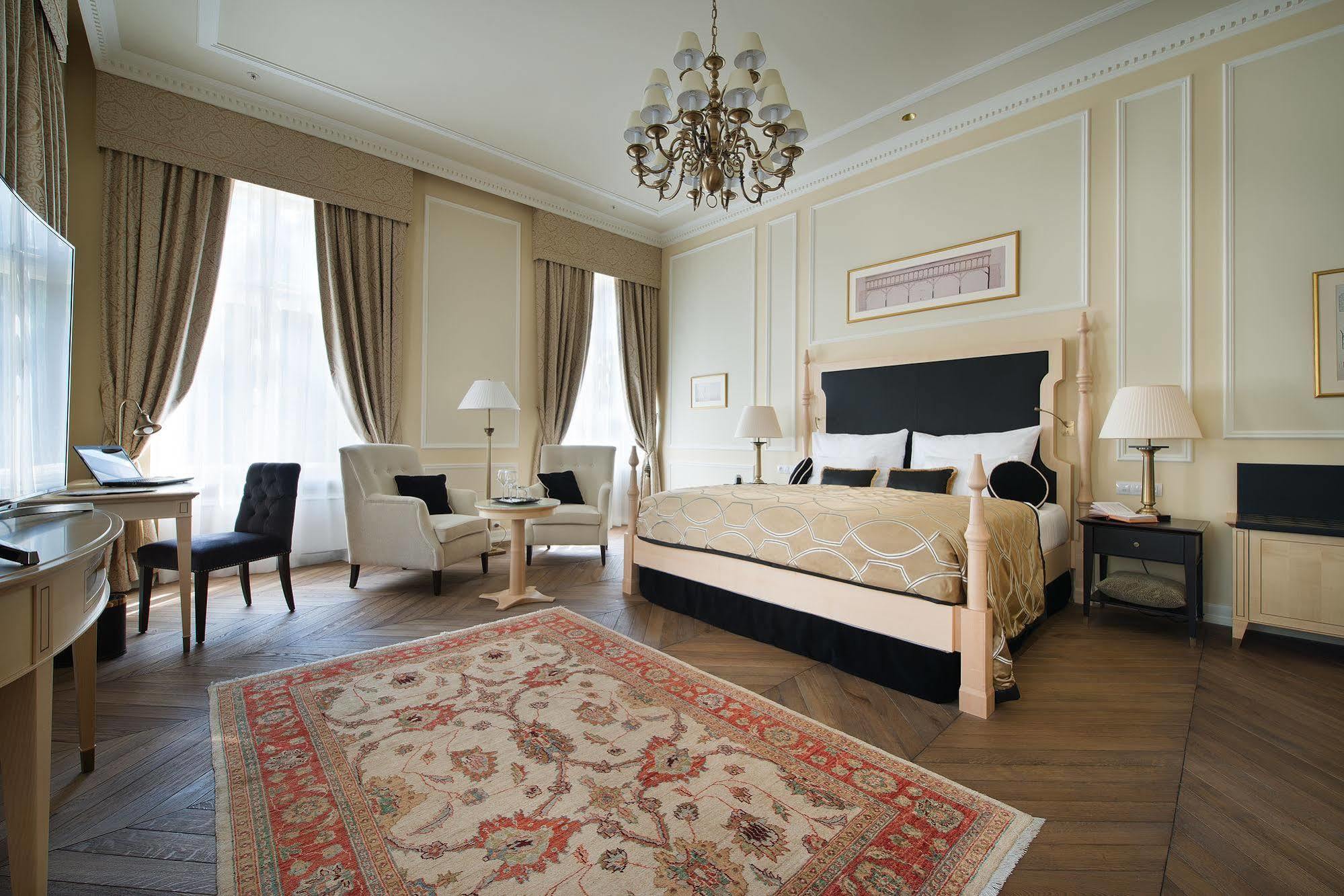 Wilson Palace By Loft Bratislava Buitenkant foto